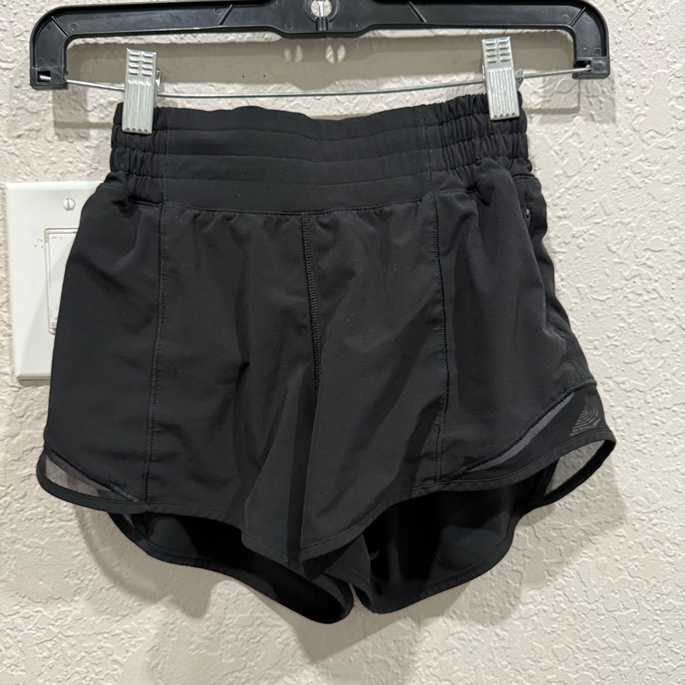 Lululemon Women’s hotty hot shorts size zero